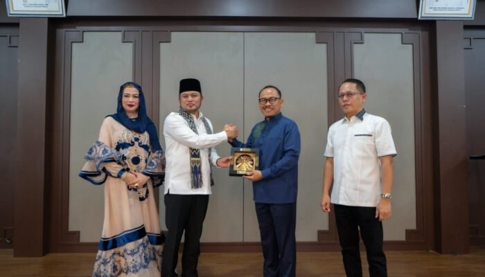 Sulbar–Kaltim Perkuat Kerja Sama Pangan, Suhardi Duka Tawarkan Surplus 75 Ribu Ton Beras