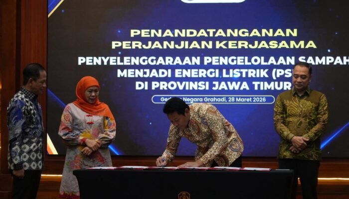 Bupati Sidoarjo Subandi Bersama Pemprov Jatim Teken PKS, Atasi Persoalan Sampah dengan Pendekatan Modern    