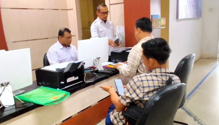 Dipecat Sepihak, Lima Perangkat Desa Betung Laporkan Kepala Desa