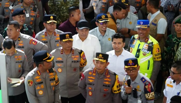 Bupati Subandi Dampingi Kapolri Tinjau Kesiapan Terminal Purabaya Jelang Arus Mudik Lebaran 2026