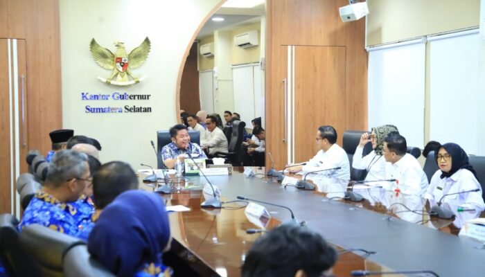 Gubernur Herman Deru Terima Sertifikat HPL Mozaik 5 dan 6, Dorong Percepatan Tata Ruang dan Digitalisasi Pertanahan