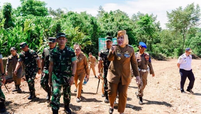 Pangdam II/Sriwijaya dan Bupati Musi Rawas Tinjau Marshalling Area Yonif TP 947