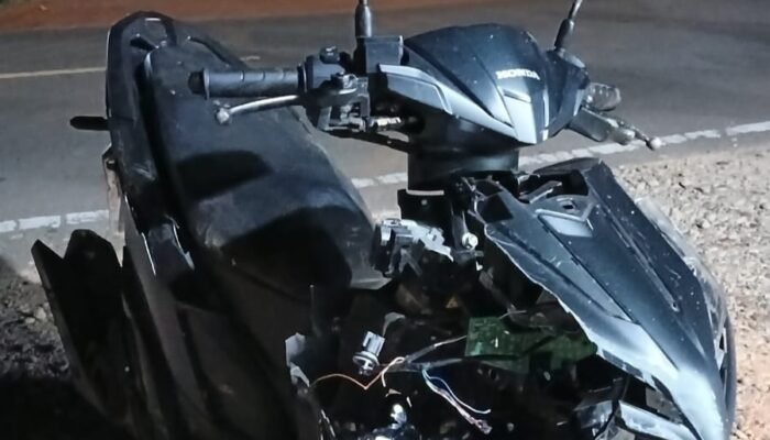 Kecelakaan di Kedamin Putussibau Selatan, Truk Tangki vs Motor Vario Pengendara Alami Patah Tulang