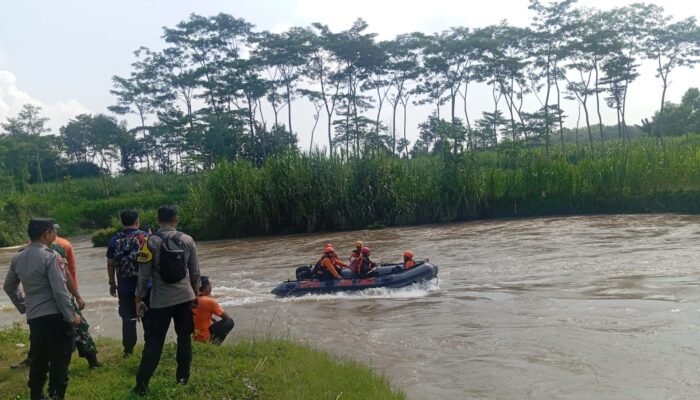 Perempuan di Tulungagung Hilang Diduga Terjun ke Sungai Brantas, Tim Gabungan Lakukan Pencarian Intensif