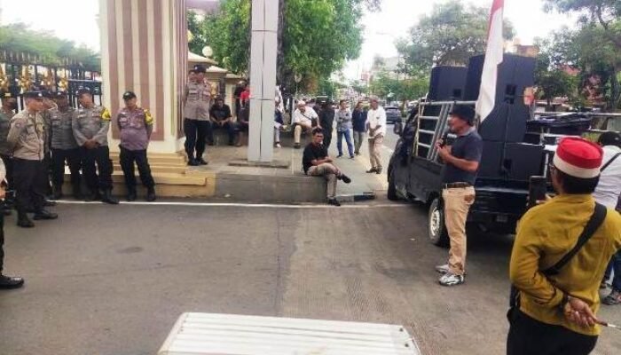 Demo AMAN Guncang Polda Jambi, Soroti Kaburnya Tersangka Sabu 58 Kg, Desak CCTV Dibuka