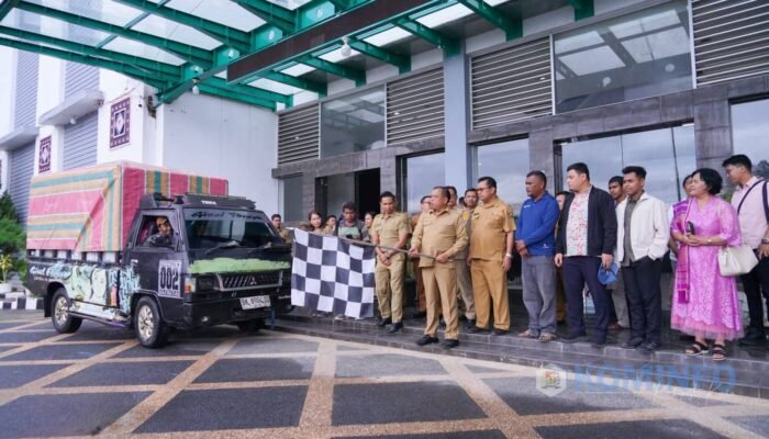 Bupati Karo Lepas Pengiriman Cabai Merah ke Kota Palangka Raya
