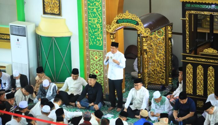 Wagub Cik Ujang Kenang Dedikasi Alex Noerdin, Ajak Masyarakat Doakan Almarhum