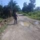 Jalan Rusak di Talang Akar Membahayakan, Warga Desak Perbaikan Segera