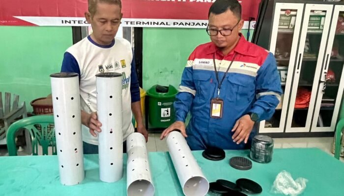 Lewat Ecobrick dan Ecofurniture, Warga Panjang Utara bersama Pertamina Patra Niaga Sumbagsel Ubah Sampah Jadi Sumber Penghasilan