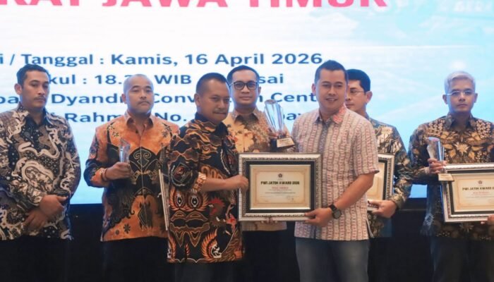 Dirut Tugu Tirta Kota Malang Dianugerahi PWI Jatim Award 2026 Wujud Nyata Transformasi Digital