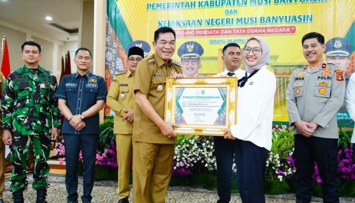 Bangun Muba Aman Secara Hukum, Bupati-Kajari Teken Kesepakatan Perdata dan TUN