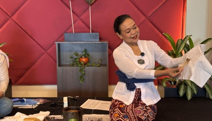 Hotel Santika Pandegiling Surabaya Gelar Pameran Kerajinan Tangan “Kartini Masa Kini”, Angkat Kreativitas Perempuan dan UMKM