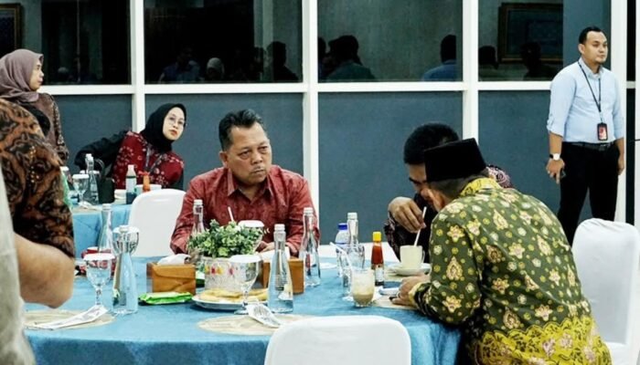 Sekda Batang Hari Hadiri RUPS Luar Biasa Bank Jambi, Bahas Arah Kebijakan Perbankan Daerah