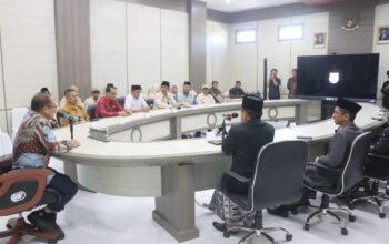 Gubernur Sulbar Lepas Petugas Haji 2026, Ingatkan Jaga Emosi dan Layani Jamaah