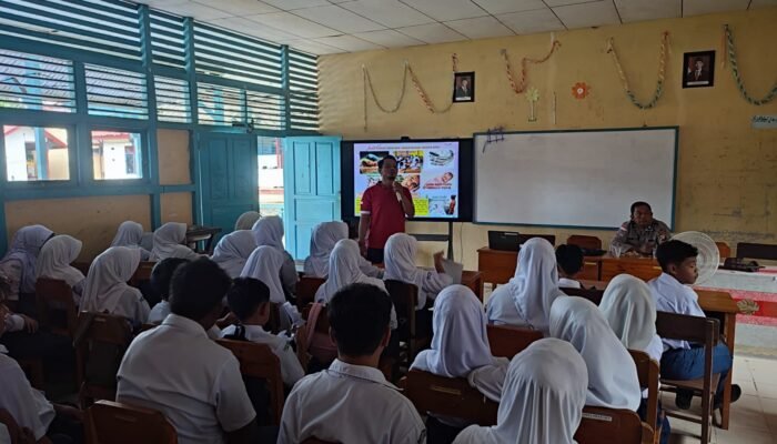 Turun Sekolah, Polsek Pengkadan Bedah Bahaya Narkoba hingga Tambang Ilegal di Depan Siswa SMPN 3 Satap 