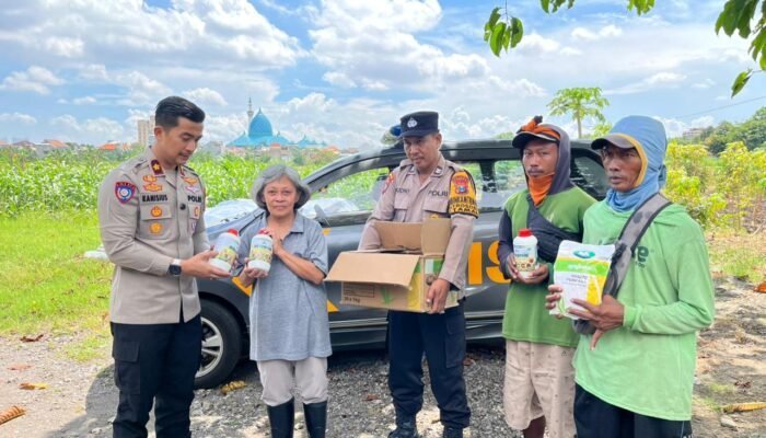 Polsek Taman Salurkan Bibit dan Pupuk untuk Dukung Lahan Jagung