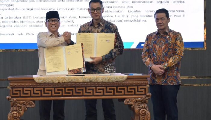PLN – Kemendes PDT Teken MoU, Perkuat Pemanfaatan Listrik Untuk Dongkrak Kemandirian Desa