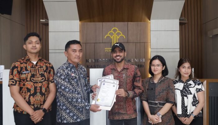 Menuju Italia, Mahasiswa UNJA Asal Pakistan Gunakan Layanan Apostille Kanwil Kemenkum Jambi