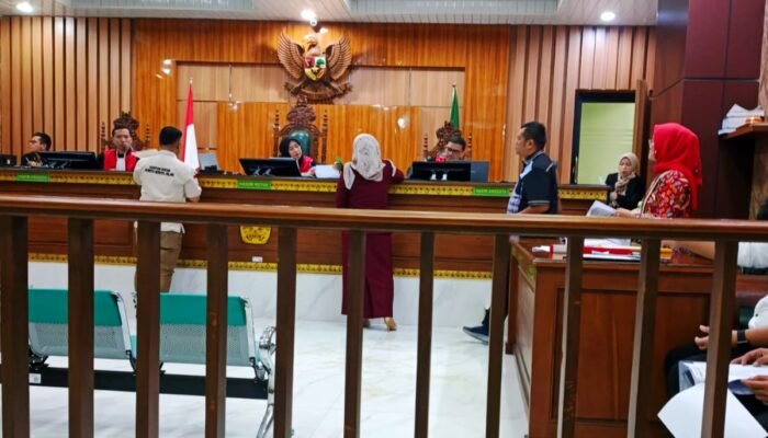 Para Petani ‘Tantang’ Penggugat Tunjukan Surat Parit Asli