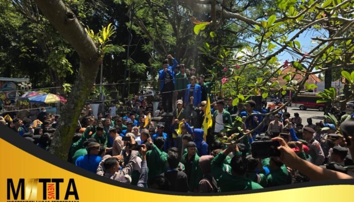 Mahasiswa PMII Geruduk DPRD Tulungagung, Desak KPK dan Kritik Keras Transparansi APBD