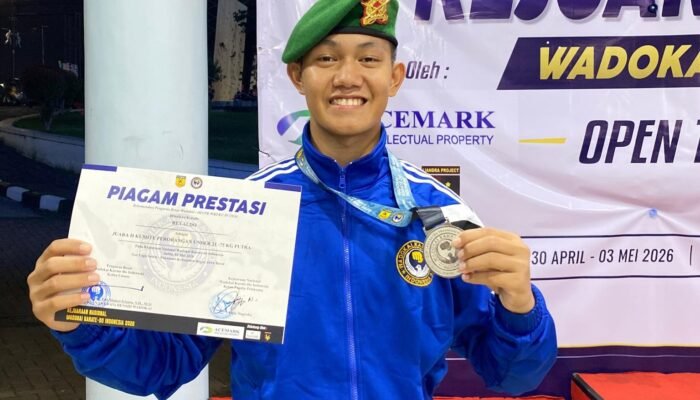 Membanggakan! Serda Revaldo Yonif 927 Uncak Kapuas Sabet Juara 2 Kejurnas Wadokai Bogor