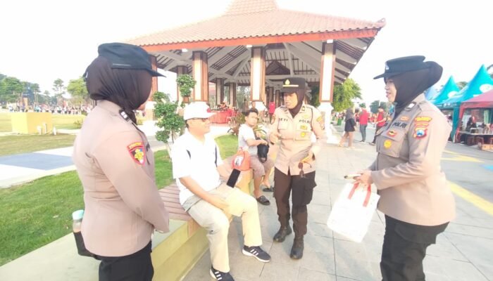 Senyum Humanis Polwan Warnai Car Free Day Sidoarjo, Warga Aman dan Nyaman di Tengah Keramaian