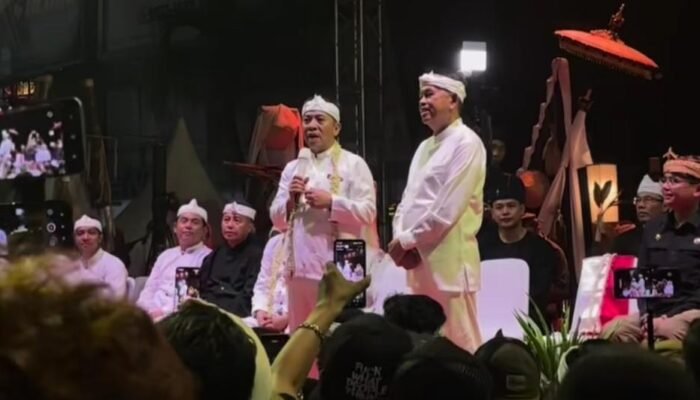 Pesan Kasih Sayang di Balik Kirab Mahkota Binokasih, Bupati Karawang Aep Syaepuloh: Pemimpin Harus Hadir untuk Rakyat