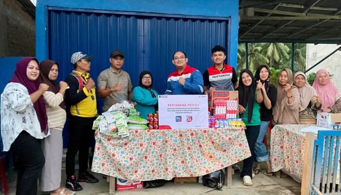 Pertamina Patra Niaga Regional Sumbagsel Tanggap Darurat Salurkan Bantuan Kemanusiaan Bencana Banjir di Kabupaten Lebong