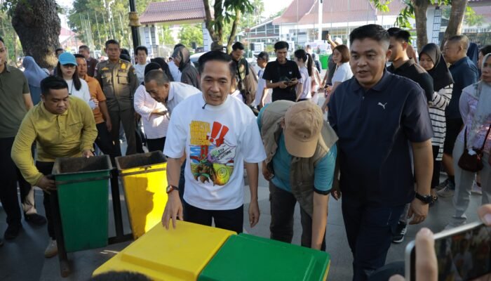 Ratu Dewa Tegaskan Denda dan Sanksi Sosial untuk Pembuang Sampah Sembarangan di Palembang