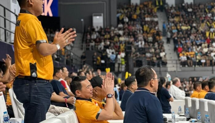 Sejarah Terukir! Bupati Kapuas Hulu Saksikan Jakarta Bhayangkara Juara AVC 2026 di Pontianak, Harap Lahirkan Bibit Voli dari Bumi Uncak Kapuas