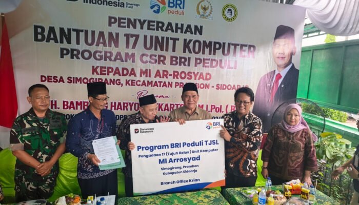 BRI Kanca Krian Salurkan Bantuan Komputer Kepada MI Ar-Rosyad Prambon