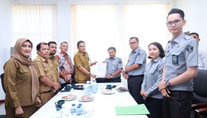 Kanwil Kemenkum Jambi dan Pemkab Sarolangun Teken Perjanjian Pinjam Pakai Gedung Layanan Keimigrasian