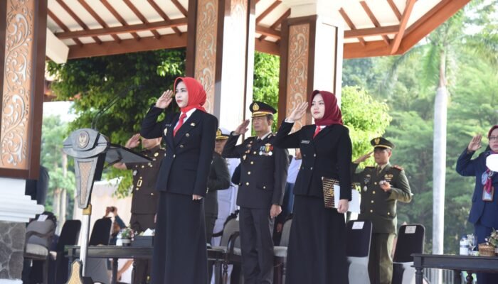 Wabup Mimik Idayana Pimpin Upacara Harkitnas Ke-118 di Alun-alun Sidoarjo 
