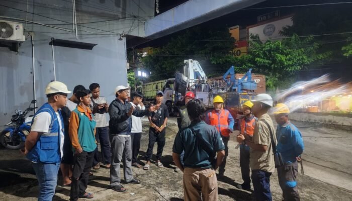 Jelang Idul Adha, Saat Kota Terlelap PLN dan Dinas Perkimtam Palembang Bergerak Jaga Keandalan Listrik