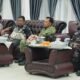 Dandim 1803/Fakfak Hadiri Ramah Tamah dan Penyerahan LHP Bantuan Hibah Parpol 2025