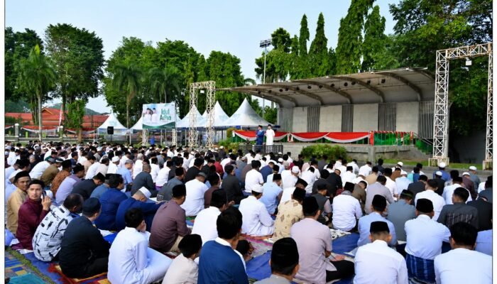 Ribuan Warga Salat Iduladha Bersama Wali Kota Jambi, Pemkot Salurkan 187 Hewan Kurban