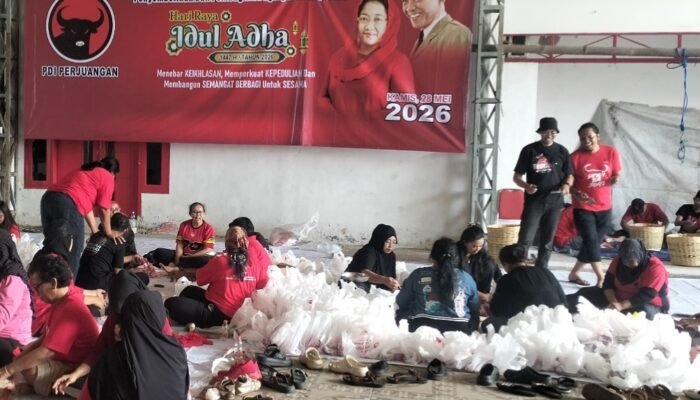 DPC PDIP Kota Malang Salurkan 2500 Paket Daging Kurban ke Masyarakat