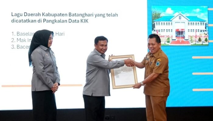 Pemkab Batang Hari Terima Sertifikat Kekayaan Intelektual Komunal Lagu Daerah