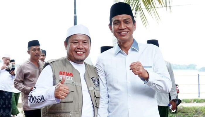 Bupati Batang Hari Salat Iduladha Bersama Masyarakat dan Serahkan Hewan Kurban Bantuan Presiden RI