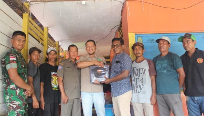 Kibarkan Merah Putih di Beranda Negeri: Kodim 1206 Putussibau Resmikan Kampung Merah Putih di Hilir Kantor, Linmas Dapat Seragam Baru