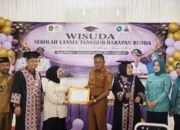 Pemkot Prabumulih Dukung Penuh SELANTANG, Cak Arlan Hadiri Wisuda 115 Lansia