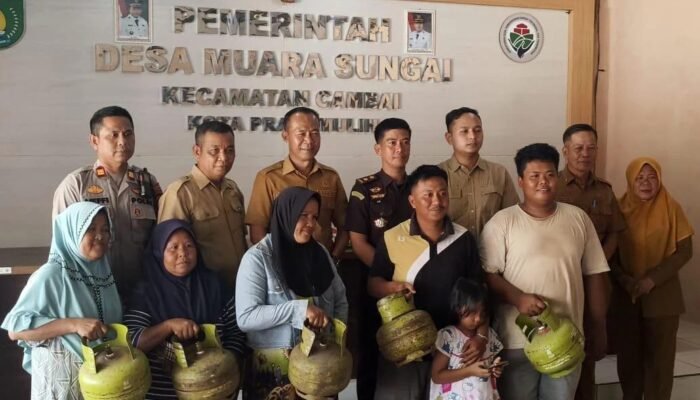 Sekda Elman Buka Operasi Pasar LPG 3 Kilogram di Muara Sungai