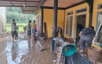 Hujan Deras Lumpuhkan Sejumlah Jembatan di Lintau Buo