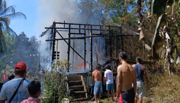 Rugi Ratusan Juta Rumah Warga di Nanga Yen Ludes Hulu Gurung Terbakar, Diduga Akibat Kebocoran Tabung Gas