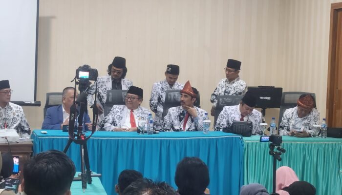 Ketum PGRI Lantik Langsung Riza Fahlevi dan Kepengurusannya di Palembang