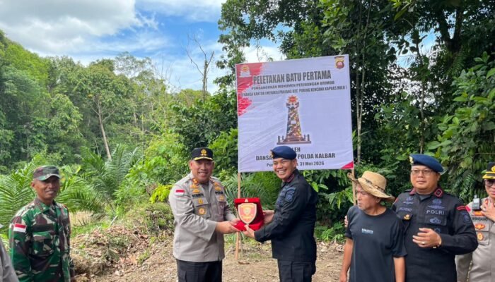 Batu Pertama Monumen Brimob Diletakkan di Merakai Panjang Kapuas Hulu 