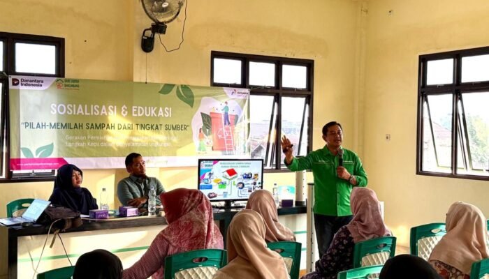 Peringati Hari Lingkungan Hidup Sedunia, Pertamina Patra Niaga Regional Sumbagsel Edukasi Warga Kasang Pilah Sampah dari Rumah