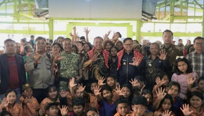 Bupati Karo Serap Aspirasi Warga Barusjahe, Hadirkan Layanan Administrasi dan Kesehatan Gratis