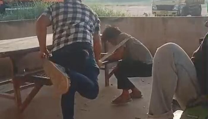 VIRAL! Video Dugaan Main Hakim Sendiri dan Penganiayaan Pria, Korban Dipukul dengan Kayu Hingga Patah