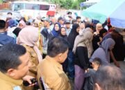 Operasi Pasar Murah di Alam Barajo Diserbu Warga, Ratusan Warga Antre Sejak Pagi